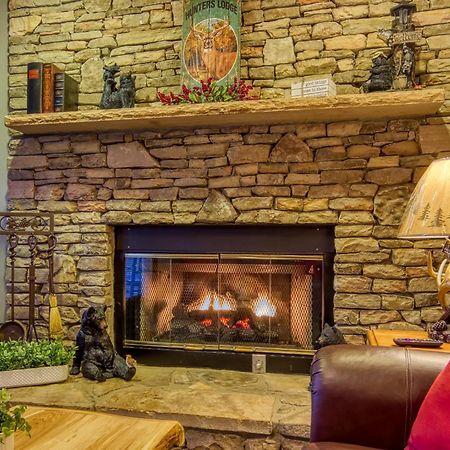 Tree Tops Retreat: Luxury Mountain Suites with Hot Tub and Bear Sightings Gatlinburg Exterior photo